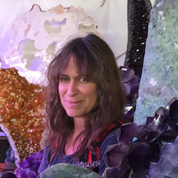 Meet your Posher, Ruth - Picture 1 of 2